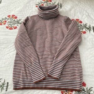 White + Warren 100% Cashmere Turtleneck